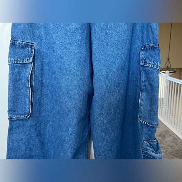 Women's High-Rise Wide Leg Denim Cargo Pants - Universal Thread Medium Wash #250 - Picture 9 of 12